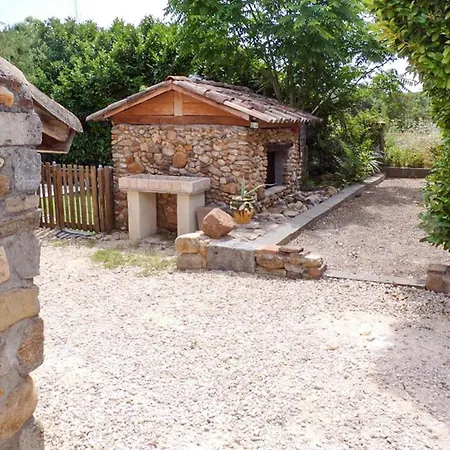 Gorgeous In Ferienhaus Les Mages