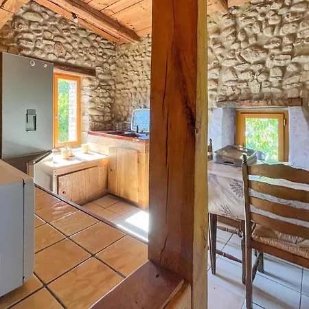 Gorgeous In Les Mages