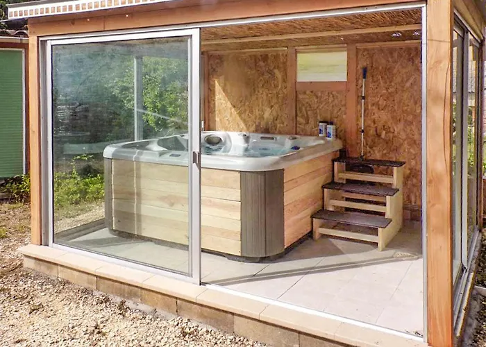 Gorgeous In Les Mages